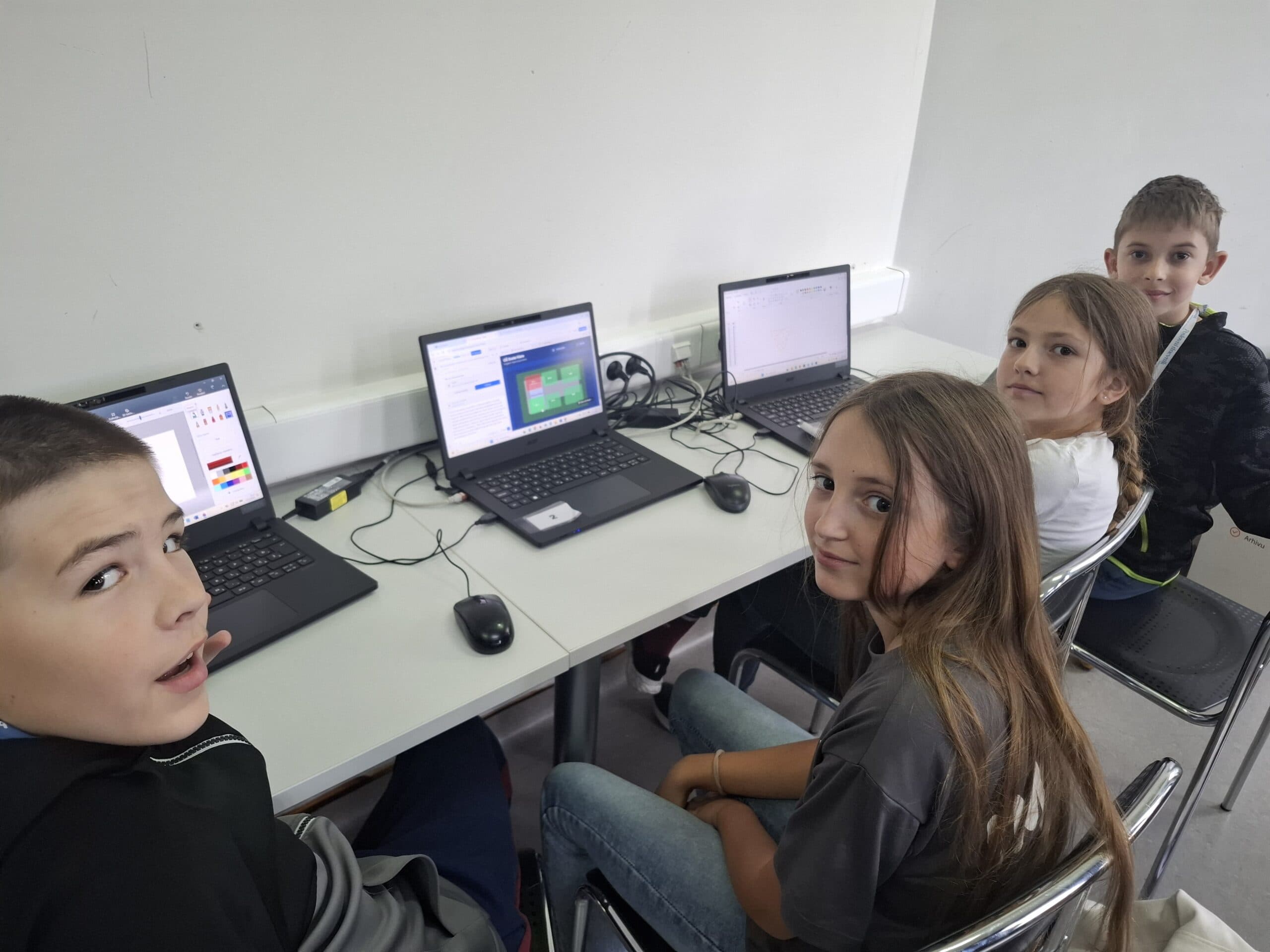 Naslovna slika rada Rezervacija školskog terena