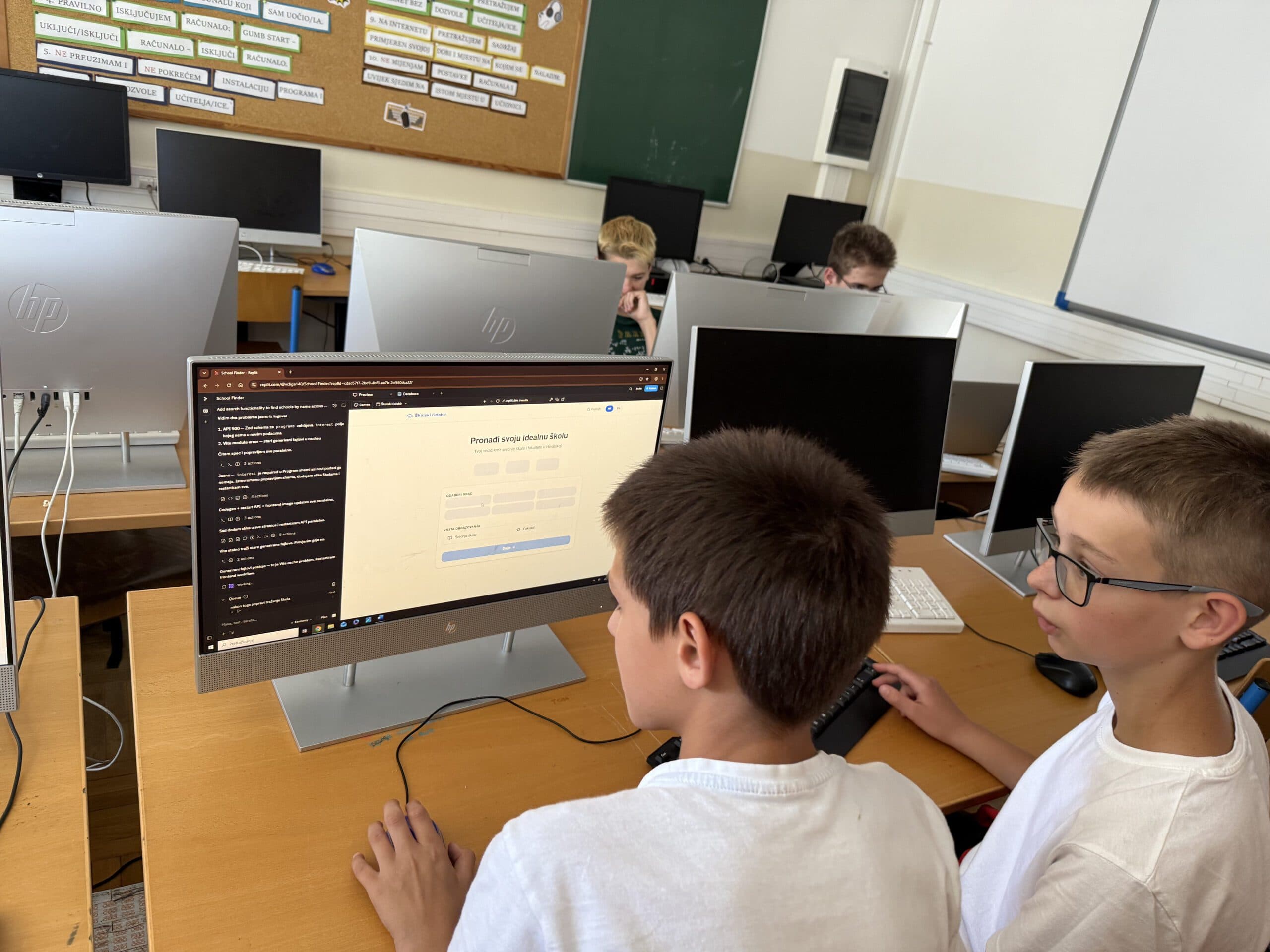 Naslovna slika rada School Finder